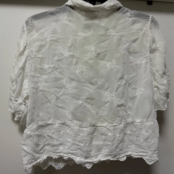 Johnny Was Embroidered Elegant White Lace Button-Up Blouse size Medium - Picture 2 of 4